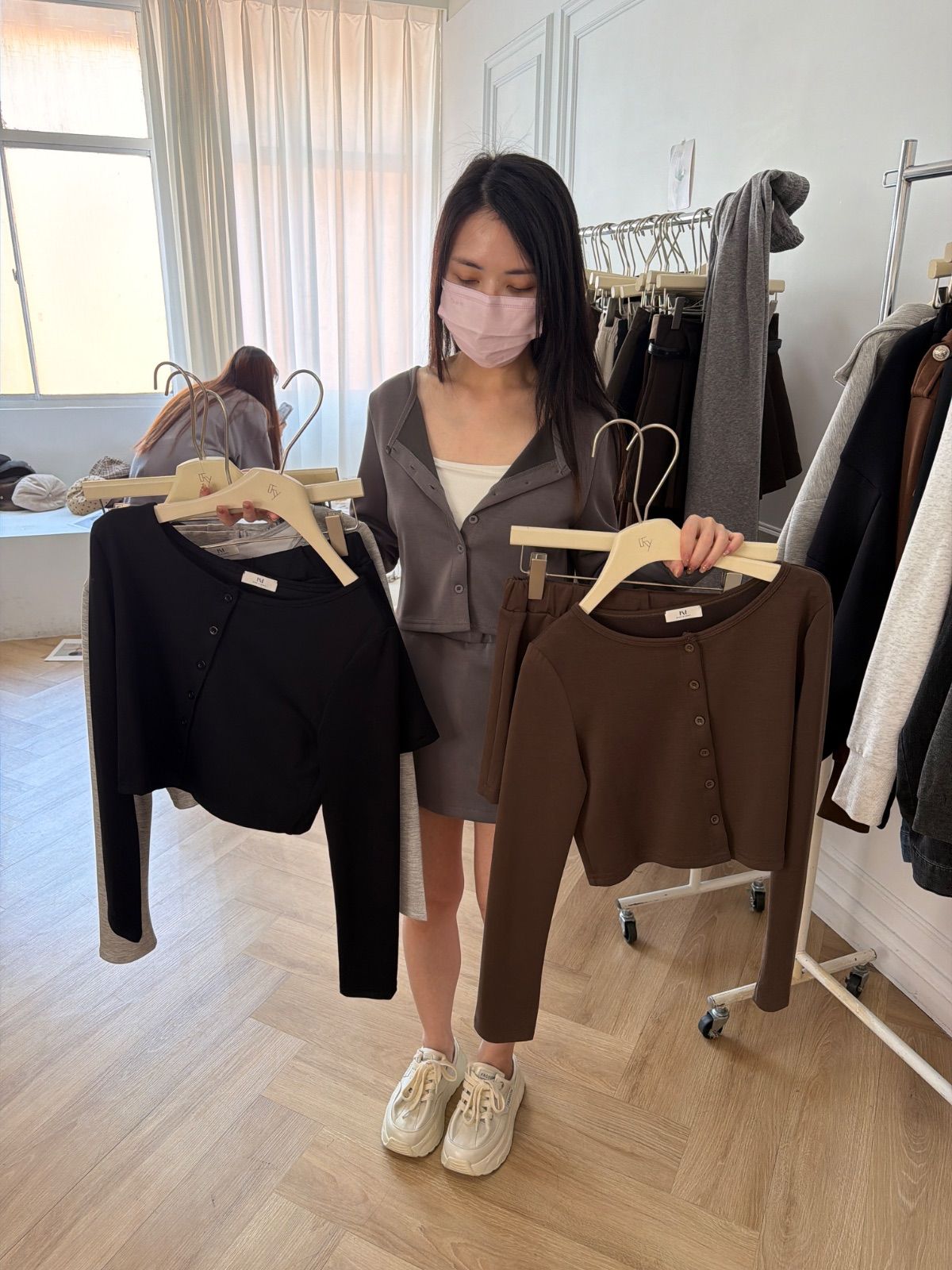 氣質圓領排釦短版上衣外套