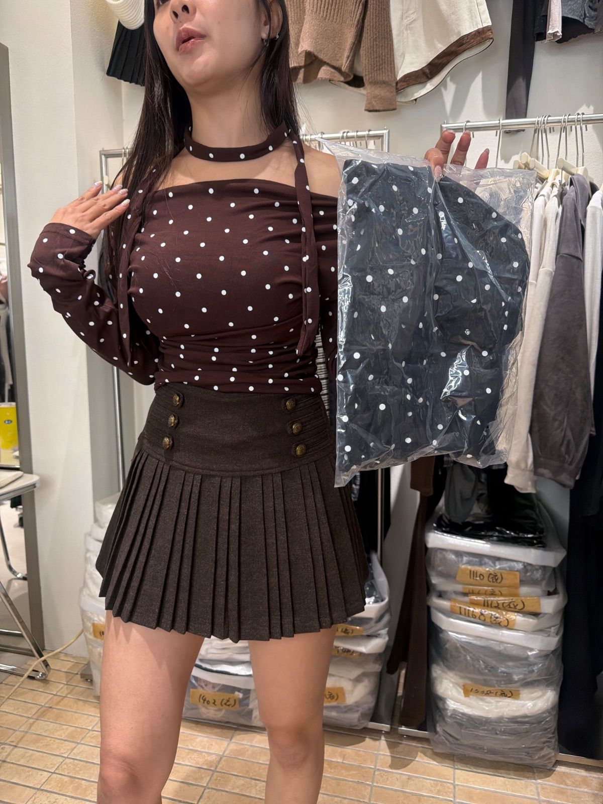 A29 點點上衣