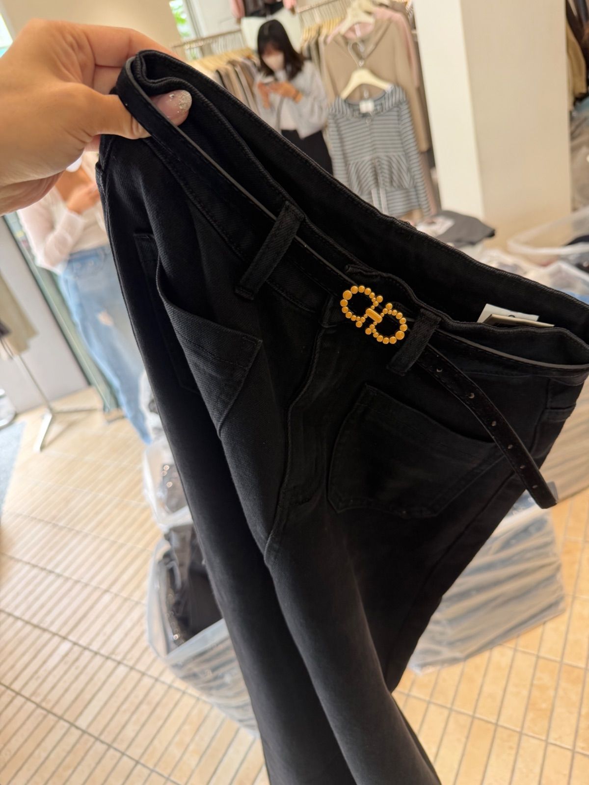 附皮帶四面彈筒喇叭褲