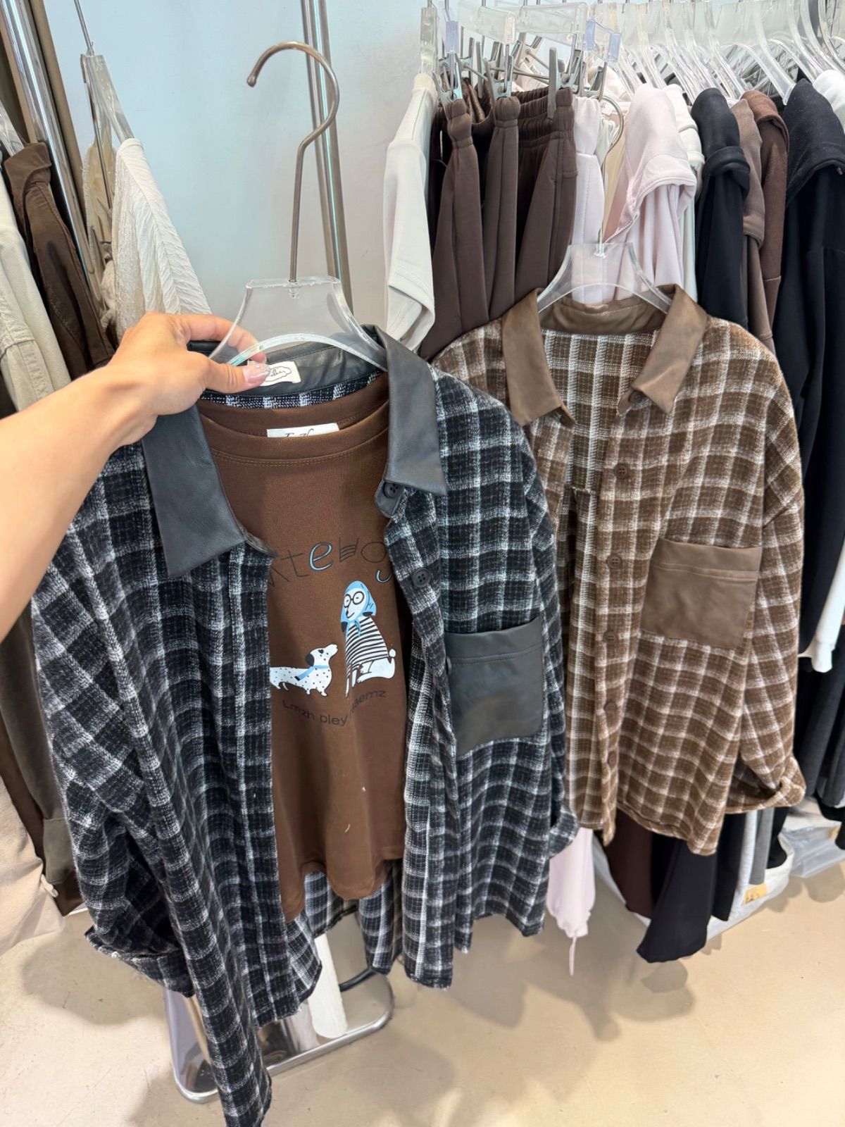 領拼接皮格 格子襯衫