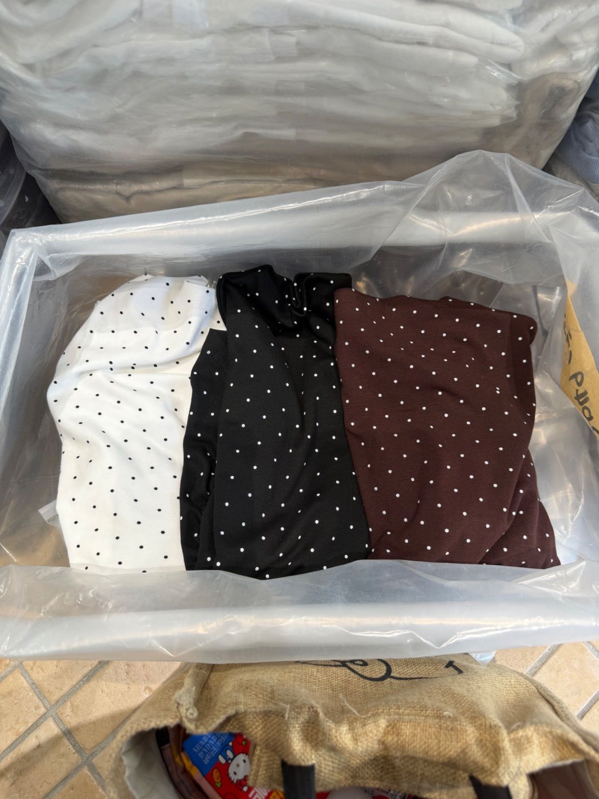 點點側抓皺上衣
